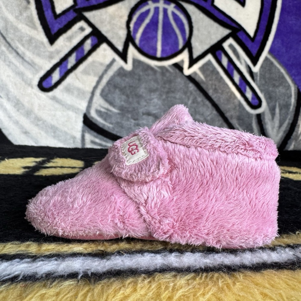 Size 4/5c - Infant UGG Bixbee Bootie and Lovey Blanket Set Bubblegum 1094823I